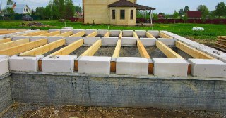 Фундамент для дома Лесозаводск. Заказать под ключ цена от 3364 руб/м3